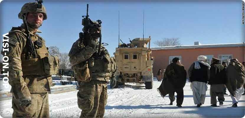في افغانستان ما زال ينتشر اكثر من 12 الف جندي غربي نحو عشرة الاف منهم امريكيون في اطار عملية &quot;الدعم الحازم&quot; لتدريب ودعم القوات الافغانية في مواجهة المتمردين الاسلاميين.