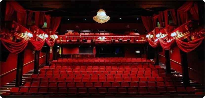 تنظم الهيئة العربية للمسرح - التي تتخذ من الشارقة مقرا لها - مهرجان المسرح العربي سنويا، وتقام كل دورة في دولة عربية مختلفة.