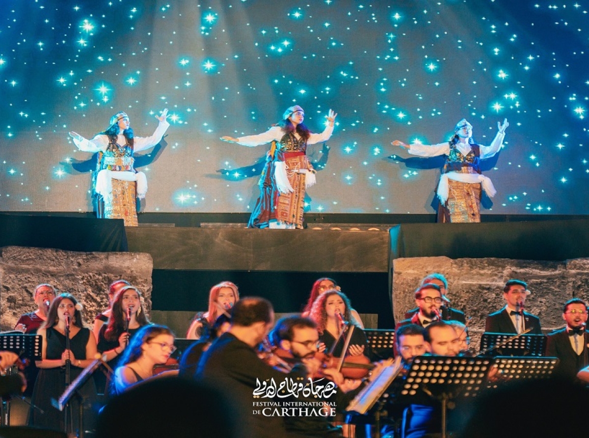 محمد القرفي يعيد إحياء الذاكرة الفنية التونسية في «من قاع الخابية»