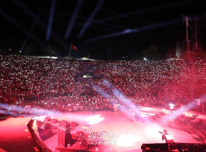 Nassif Zeytoun Enchants Carthage in a Night of Passion and Interaction  