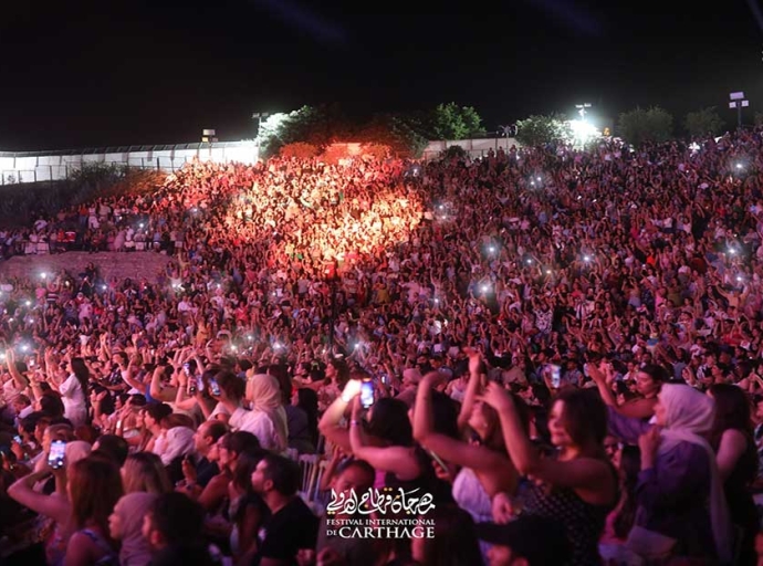 Nassif Zeytoun illumine le ciel de Carthage lors d’une soirée exceptionnelle