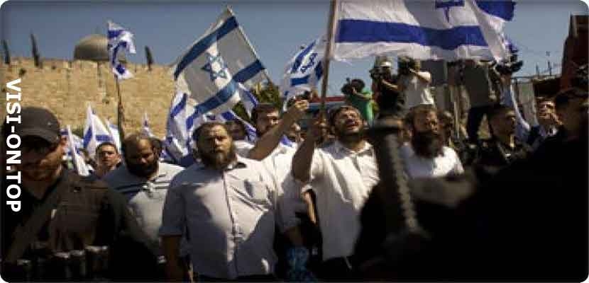 صور تجمع لليمين الإسرائيلي في مظاهرة عند باب العامود