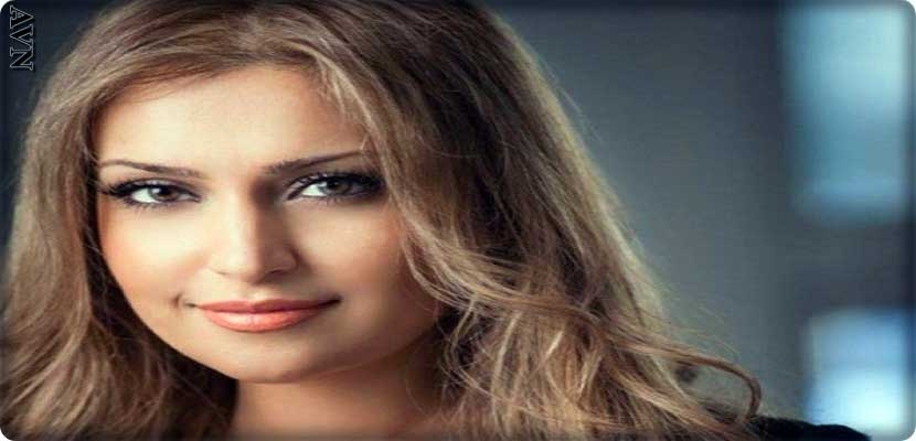 مغنية البوب الكندية المسلمة مزدة جمالزادة 